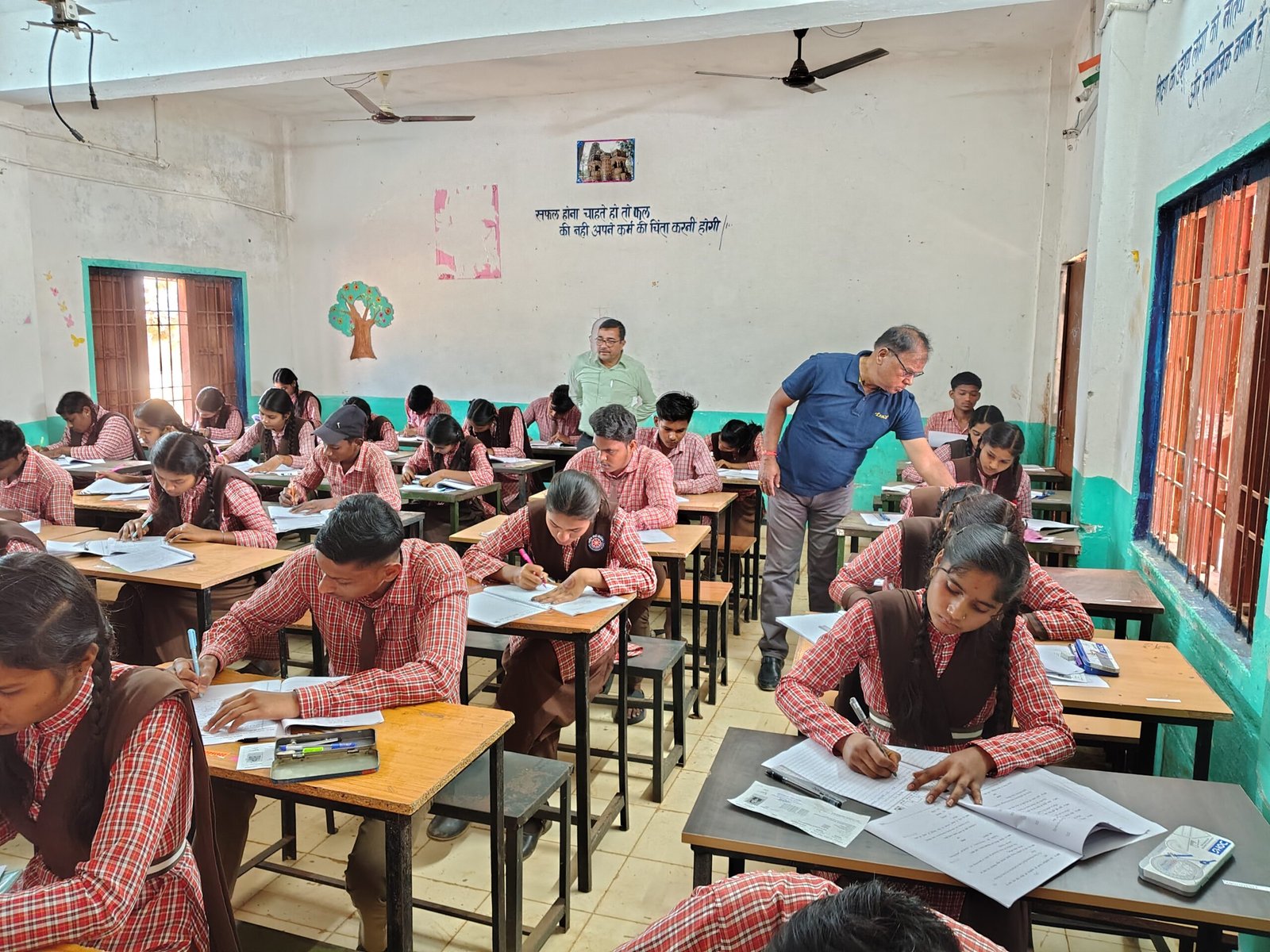 जिला उड़नदस्ता दल ने किया परीक्षा केन्द्रों का निरीक्षण 14 scaled