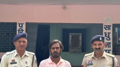 इंस्टाग्राम फेसबुक से फर्जी आईडी बनाकर महिला का सोशल मिडिया में फोटो वायरल करने वाले आरोपी को कबीरधाम पुलिस ने सूरत गुजरात से पकड़कर भेजा जेल । IMG 20260315 WA0020