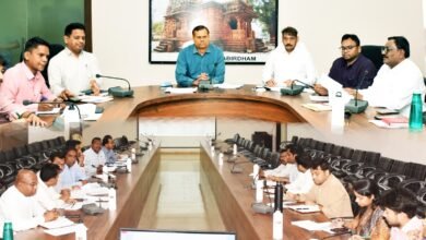 संभागायुक्त ने लंबित राजस्व प्रकरणों के त्वरित निराकरण के दिए सख्त निर्देश IMG 20260321 WA0015